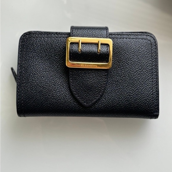 🔥Burberry Black Leather Compact Wallet - Picture 2 of 12